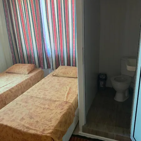 Guest house Кипарисите *